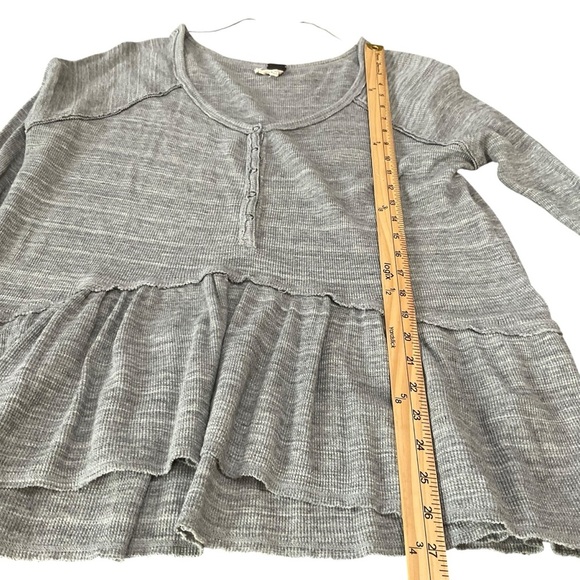 We The Free by Free People Gray Peplum Thermal Top Size XS - Picture 9 of 10